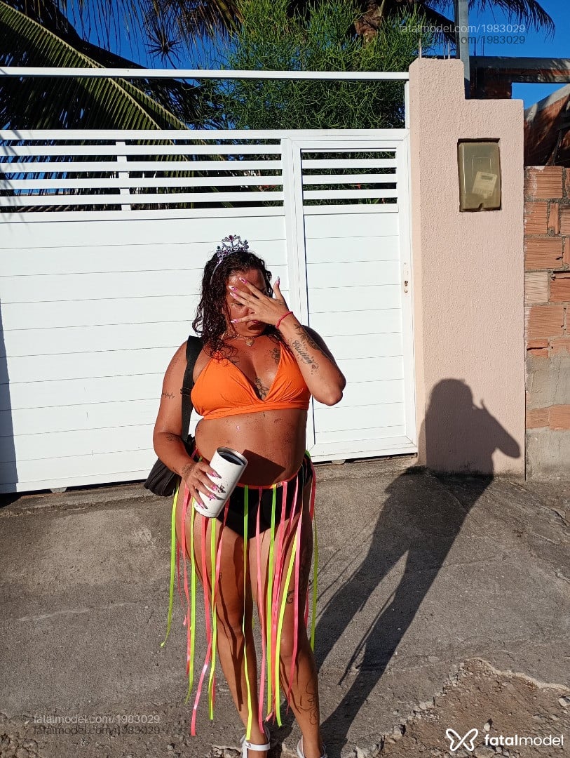 Acompanhante mulher ruiva (o) de olhos mel em Rio das Ostras - Jade