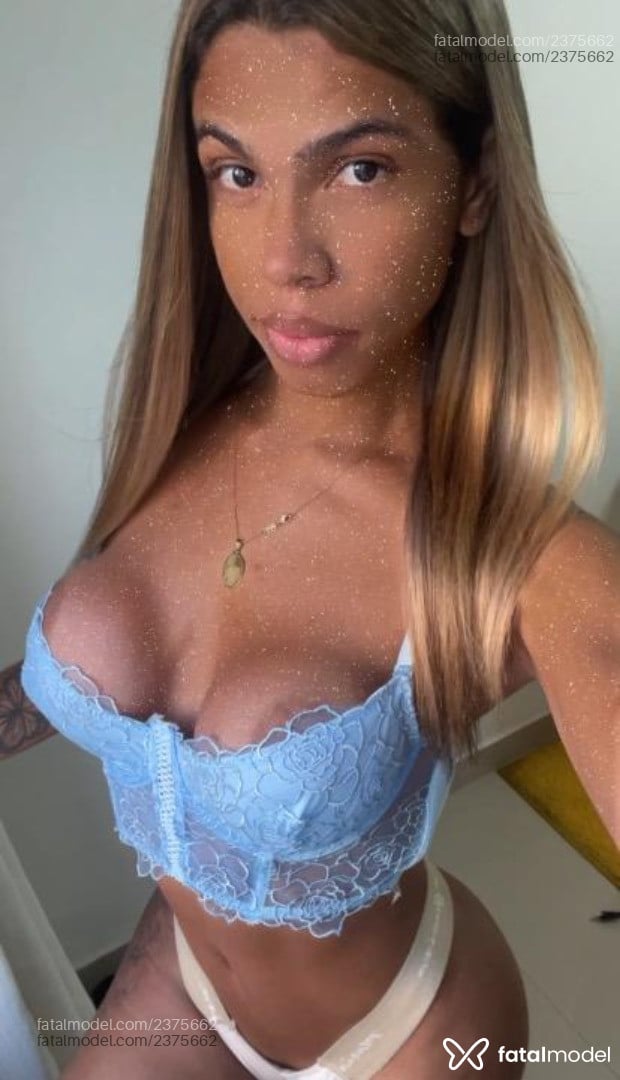 Acompanhante mulher trans morena (o) de olhos pretos em Salvador - Natalia Santana