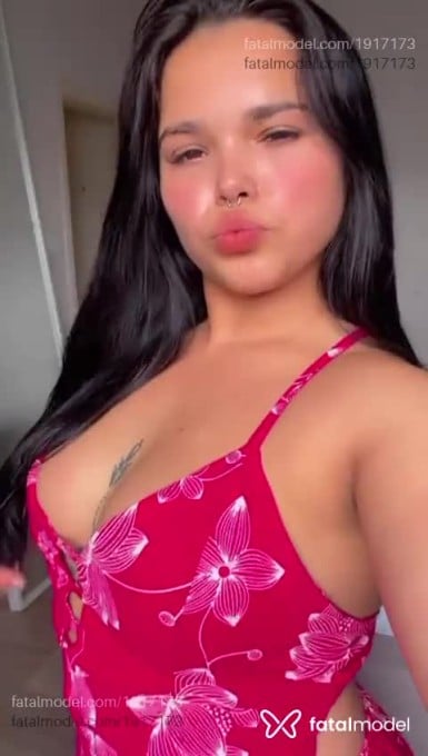 Acompanhante mulher morena (o) de olhos castanhos - Jady Bueno Acompanhante mulher morena (o) de olhos castanhos - Jady Bueno
