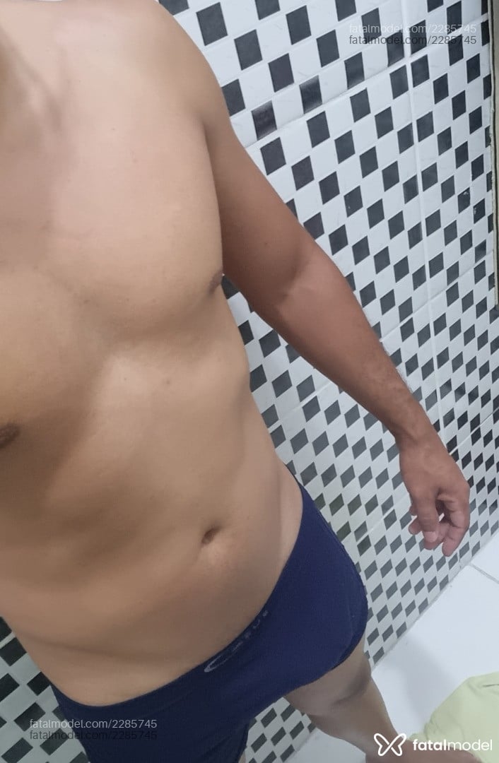 Acompanhante homem morena (o) de olhos castanhos - Leonmassoterapeuta