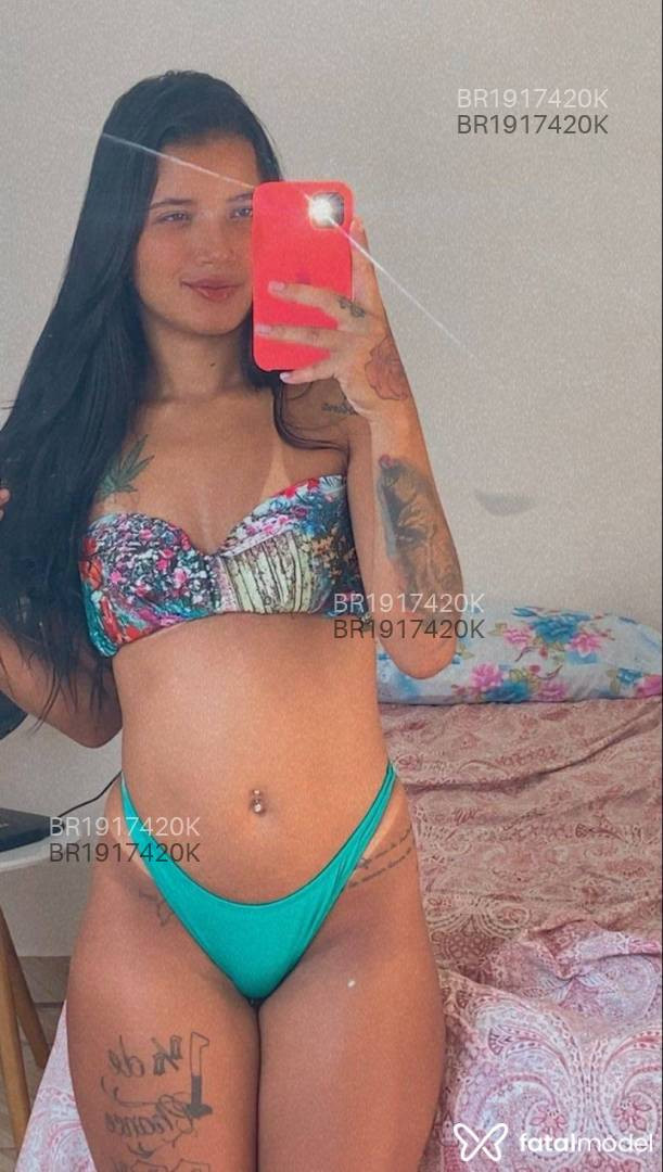 Acompanhante mulher com cabelo castanho de olhos castanhos em Vitória da Conquista - LARISSA