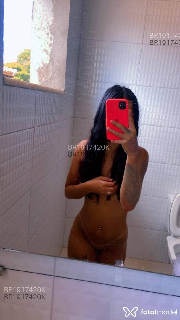 Acompanhante mulher com cabelo castanho de olhos castanhos em Vitória da Conquista - LARISSA