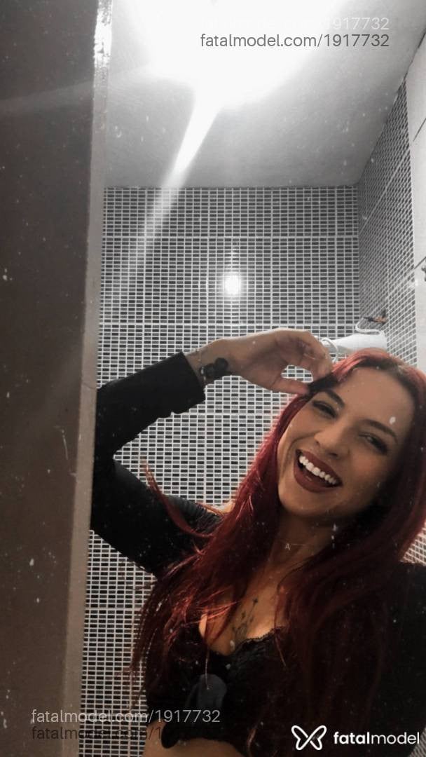 Acompanhante mulher ruiva (o) de olhos castanhos em Três Lagoas - Larissa