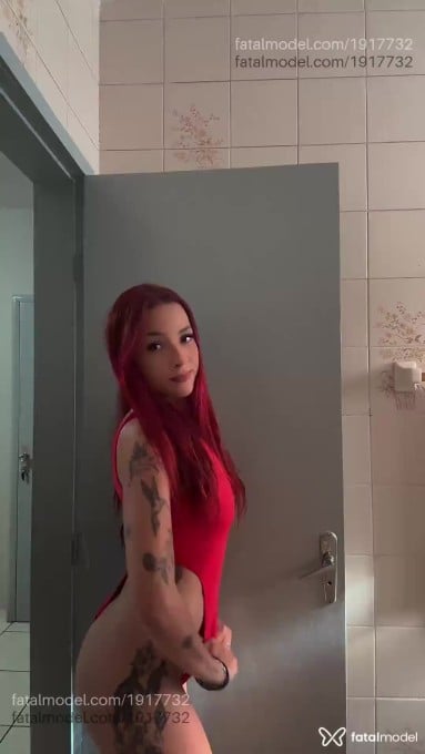 Acompanhante mulher ruiva (o) de olhos castanhos - Larissa Acompanhante mulher ruiva (o) de olhos castanhos - Larissa