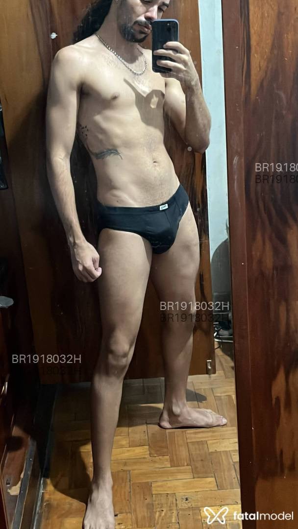 Acompanhante homem com cabelo castanho de olhos castanhos em Belo Horizonte - Benji