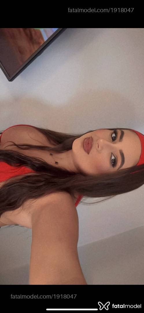 Acompanhante mulher com cabelo castanho de olhos castanhos - Manu