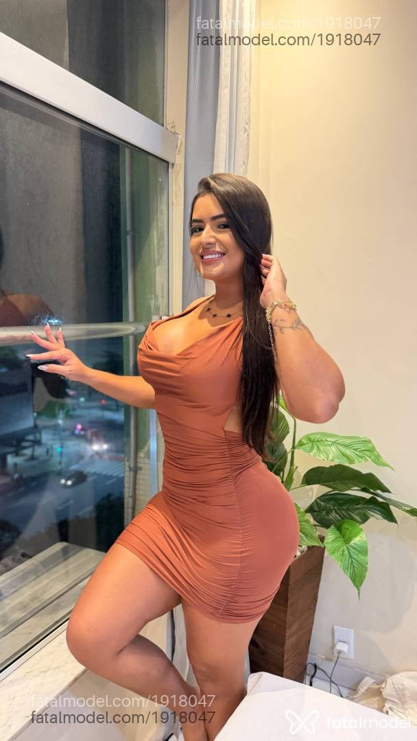 Acompanhante mulher com cabelo castanho de olhos castanhos - Manu
