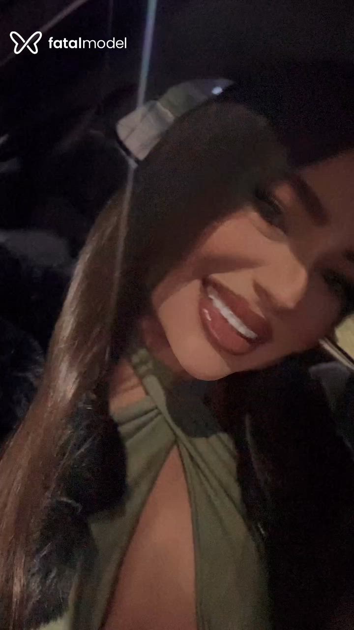 Acompanhante mulher com cabelo castanho de olhos castanhos - Manu