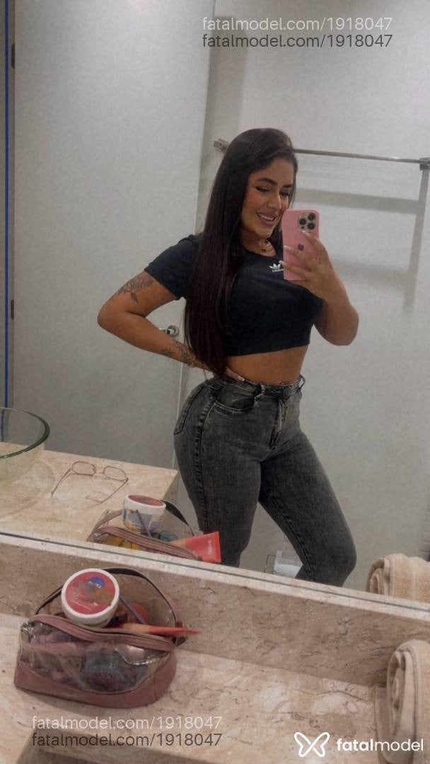 Acompanhante mulher com cabelo castanho de olhos castanhos - Manu