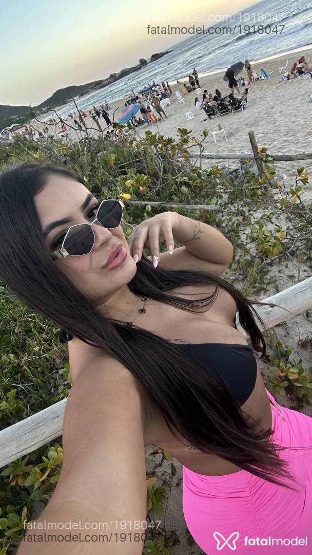 Acompanhante mulher com cabelo castanho de olhos castanhos - Manu