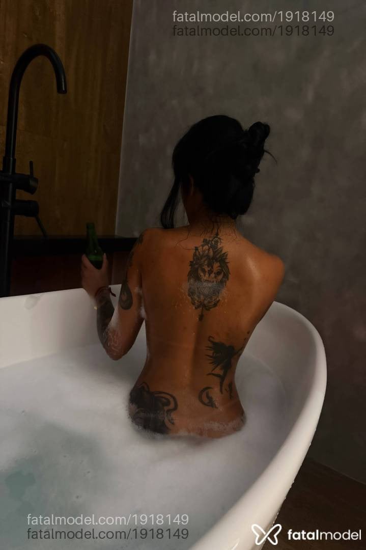 Acompanhante mulher morena (o) de olhos mel - Aurora Moraes