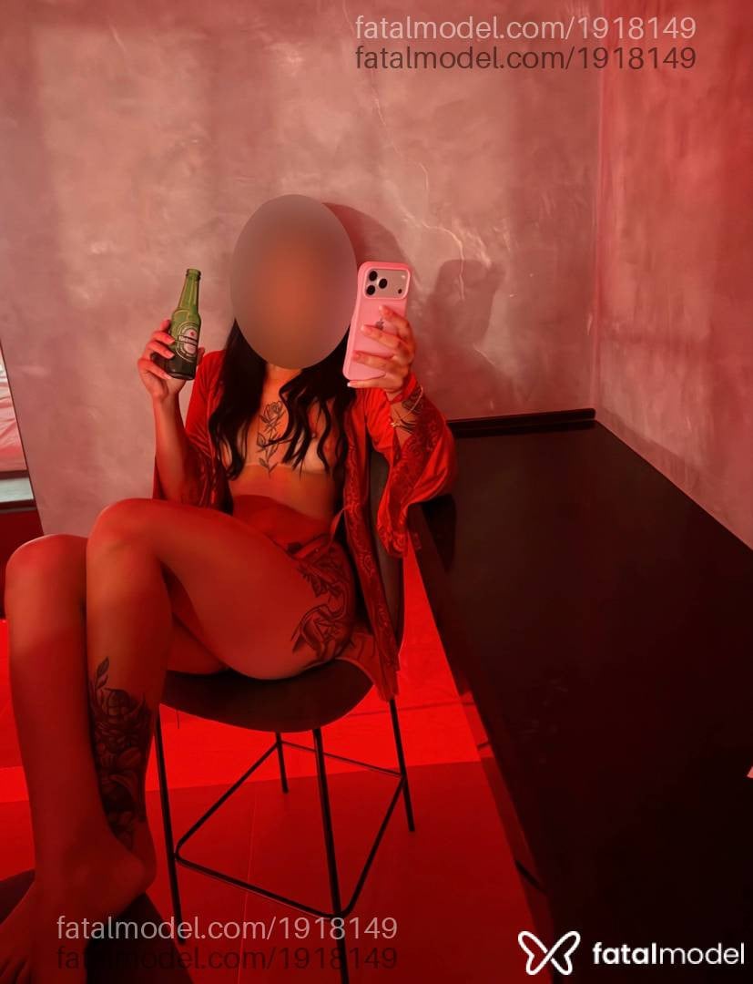 Acompanhante mulher morena (o) de olhos mel - Aurora Moraes
