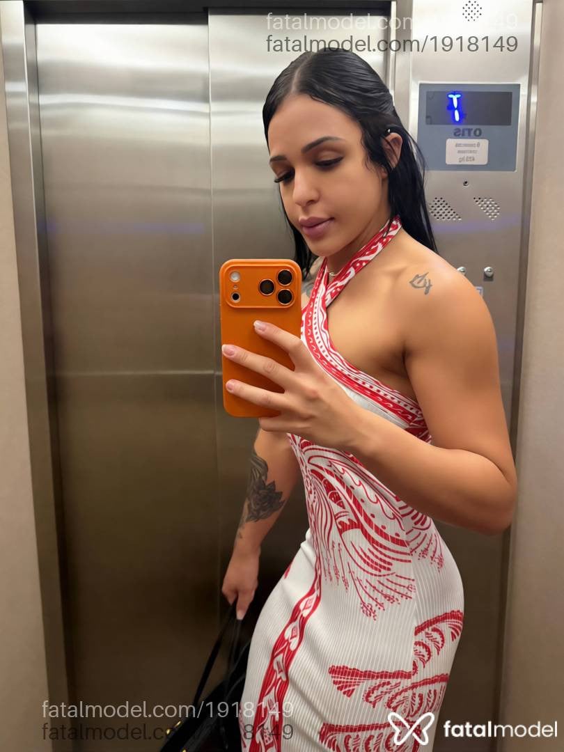 Acompanhante mulher morena (o) de olhos mel - Aurora Moraes