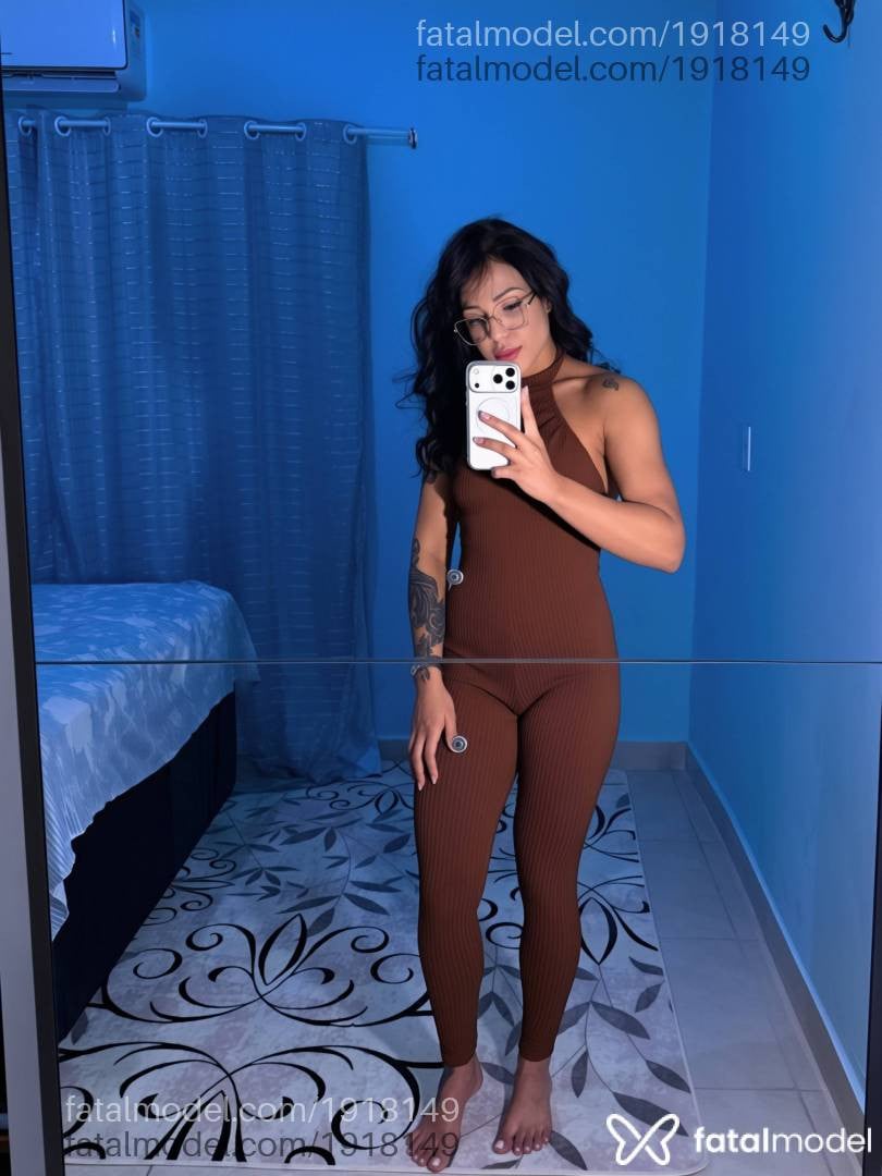 Acompanhante mulher morena (o) de olhos mel - Aurora Moraes
