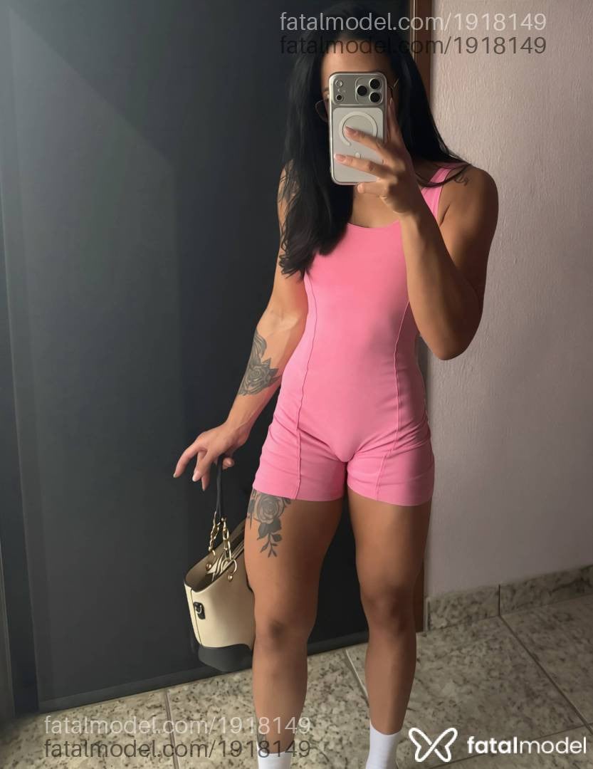 Acompanhante mulher morena (o) de olhos mel - Aurora Moraes