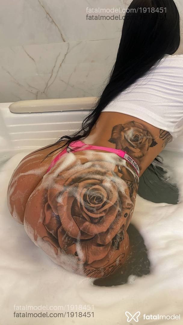 Acompanhante mulher morena (o) de olhos castanhos - Sofi Martins