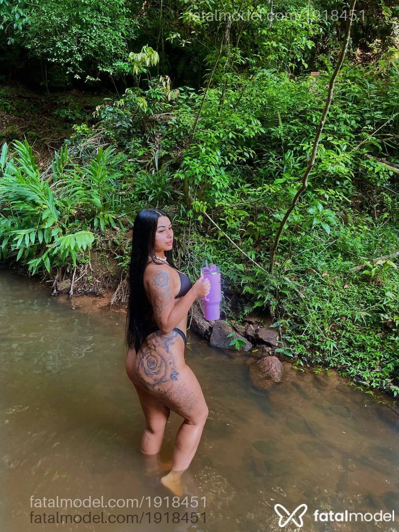 Acompanhante mulher morena (o) de olhos castanhos - Sofi Martins