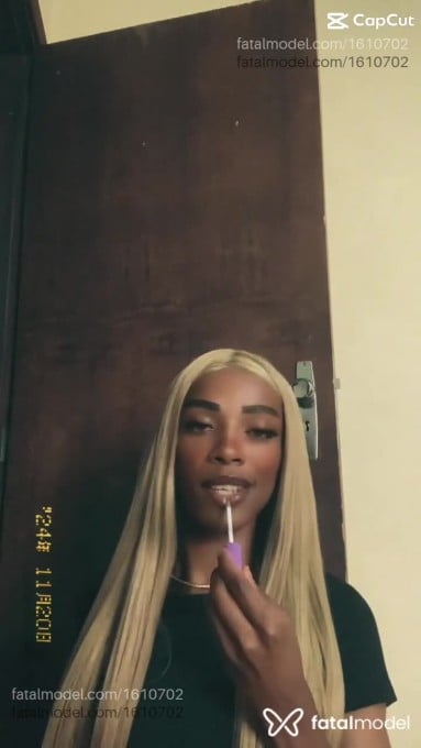Acompanhante travesti com cabelo castanho de olhos verdes em Rio das Ostras - Kiara
