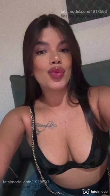 Acompanhante mulher com cabelo castanho de olhos castanhos em Belo Horizonte - Kiara