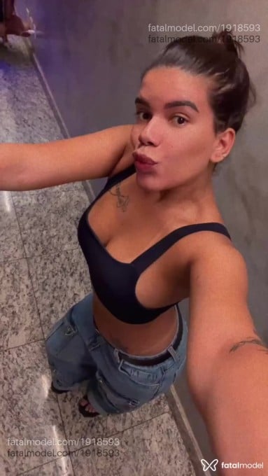 Acompanhante mulher com cabelo castanho de olhos castanhos em Belo Horizonte - Kiara