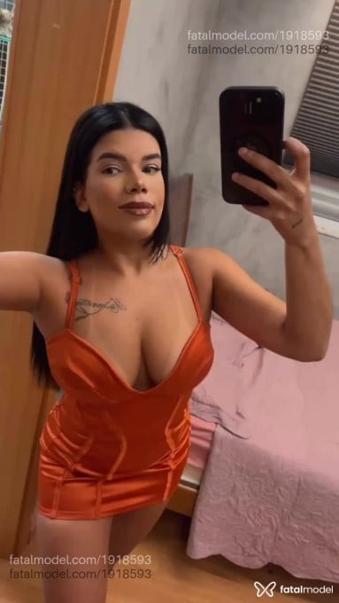 Acompanhante mulher com cabelo castanho de olhos castanhos em Belo Horizonte - Kiara