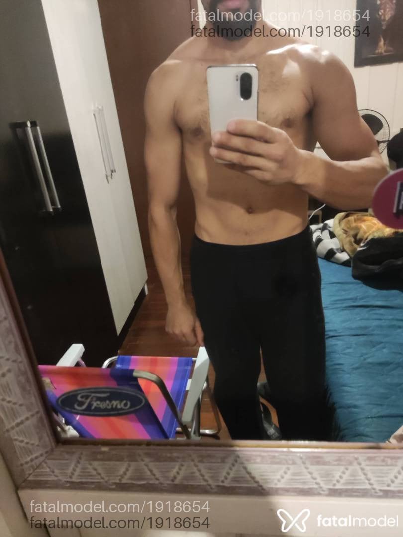 Acompanhante homem morena (o) de olhos castanhos em Criciúma Acompanhante homem morena (o) de olhos castanhos em Criciúma - Tiago
