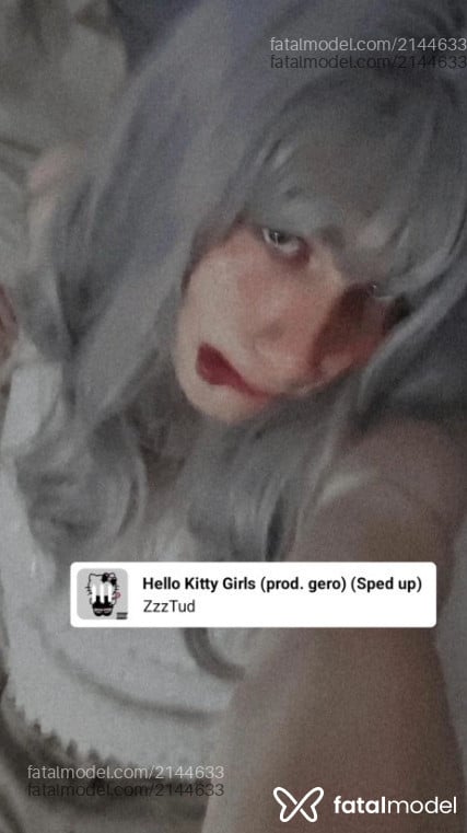 Acompanhante mulher trans com cabelo colorido de olhos azuis em Porto Alegre - Lorenaapertadinha