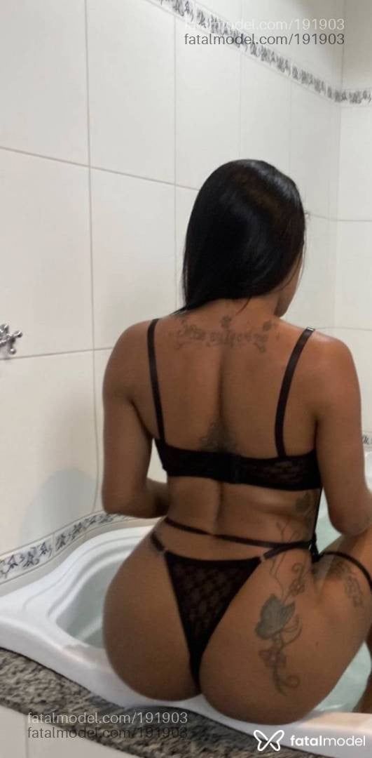 Acompanhante travesti morena (o) de olhos castanhos - Layonnara