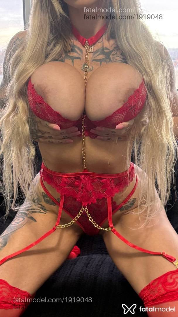 Acompanhante mulher loira (o) de olhos castanhos - Cindy Larissa Acompanhante mulher loira (o) de olhos castanhos - Cindy Larissa