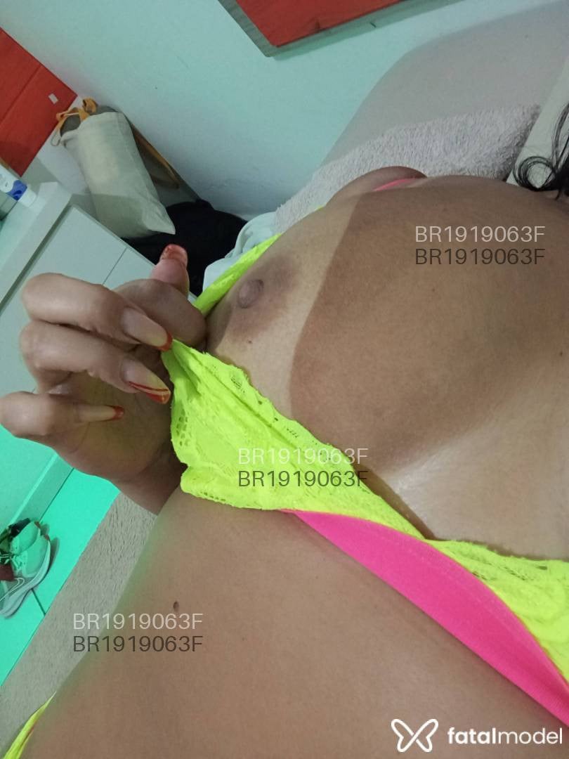 Acompanhante mulher morena (o) de olhos pretos em Joinville - Isadora Castro