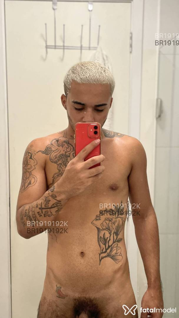 Acompanhante homem loira (o) de olhos mel em São Paulo Acompanhante homem loira (o) de olhos mel em São Paulo - Taylon Soarez