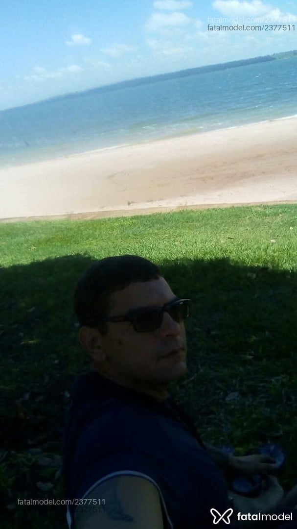 Acompanhante homem com cabelo castanho de olhos castanhos em Mirassol Acompanhante homem com cabelo castanho de olhos castanhos em Mirassol - Roni