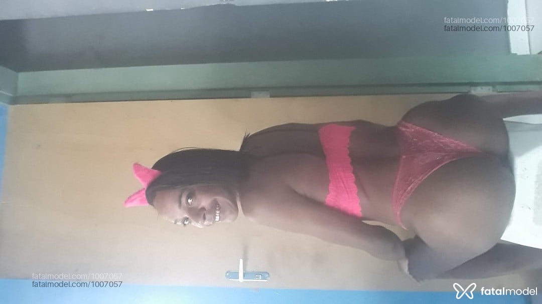Acompanhante travesti com cabelo castanho de olhos castanhos em Guaçuí - Dayane baballu