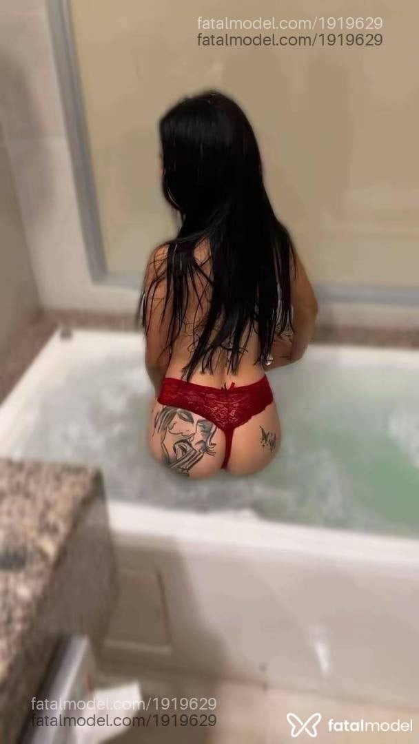 Acompanhante mulher morena (o) de olhos pretos - Lara Silva