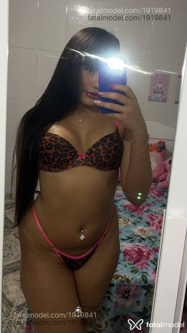Acompanhante mulher morena (o) de olhos castanhos em São Paulo - Morena