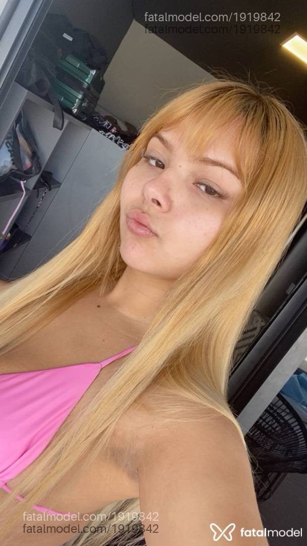 Acompanhante mulher ruiva (o) de olhos castanhos - Pamela