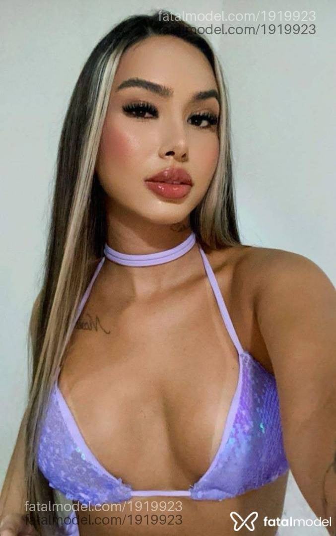 Acompanhante mulher com cabelo castanho de olhos castanhos - Bianca Sabatine