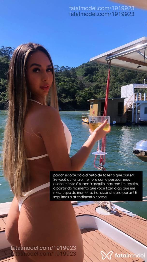 Acompanhante mulher com cabelo castanho de olhos castanhos - Bianca Sabatine