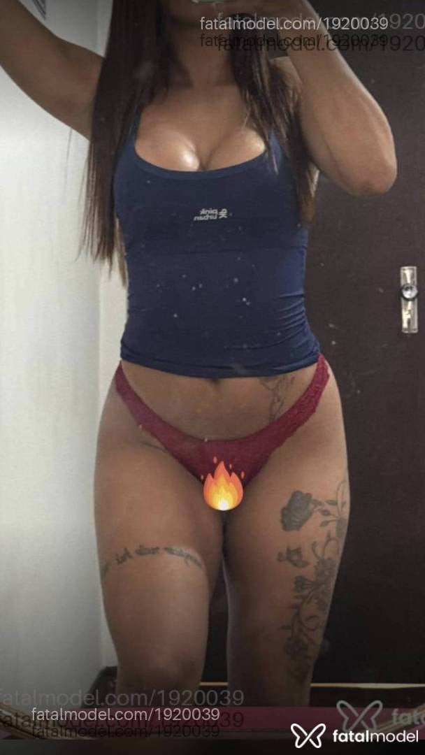 Acompanhante mulher morena (o) de olhos castanhos em Belo Horizonte - Domênica Montero