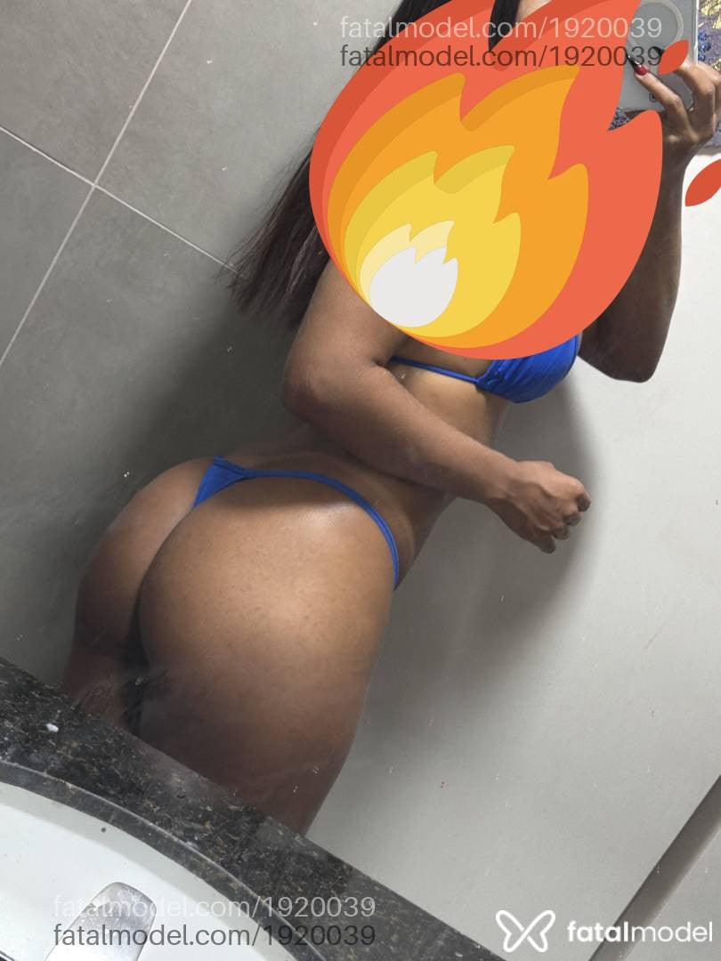 Acompanhante mulher morena (o) de olhos castanhos em Belo Horizonte - Domênica Montero