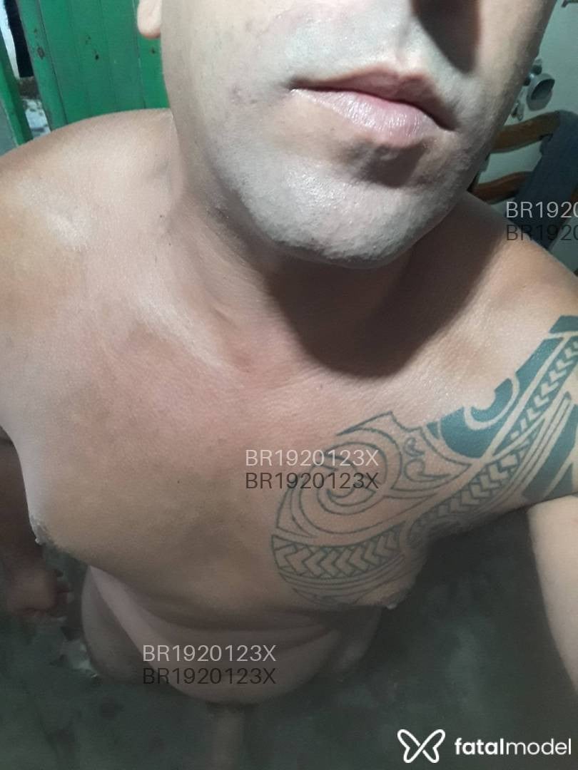 Acompanhante homem com cabelo castanho de olhos castanhos - Rafael Acompanhante homem com cabelo castanho de olhos castanhos - Rafael