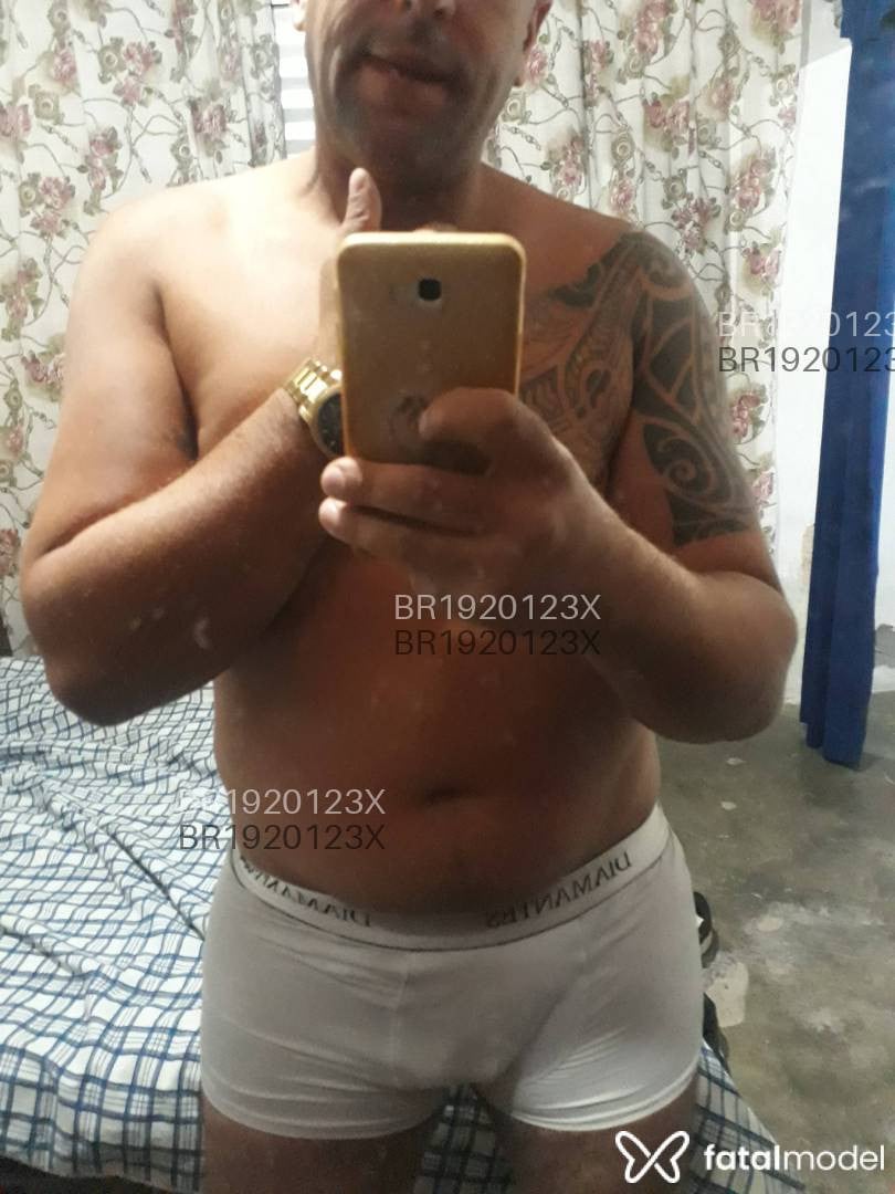 Acompanhante homem com cabelo castanho de olhos castanhos - Rafael Acompanhante homem com cabelo castanho de olhos castanhos - Rafael