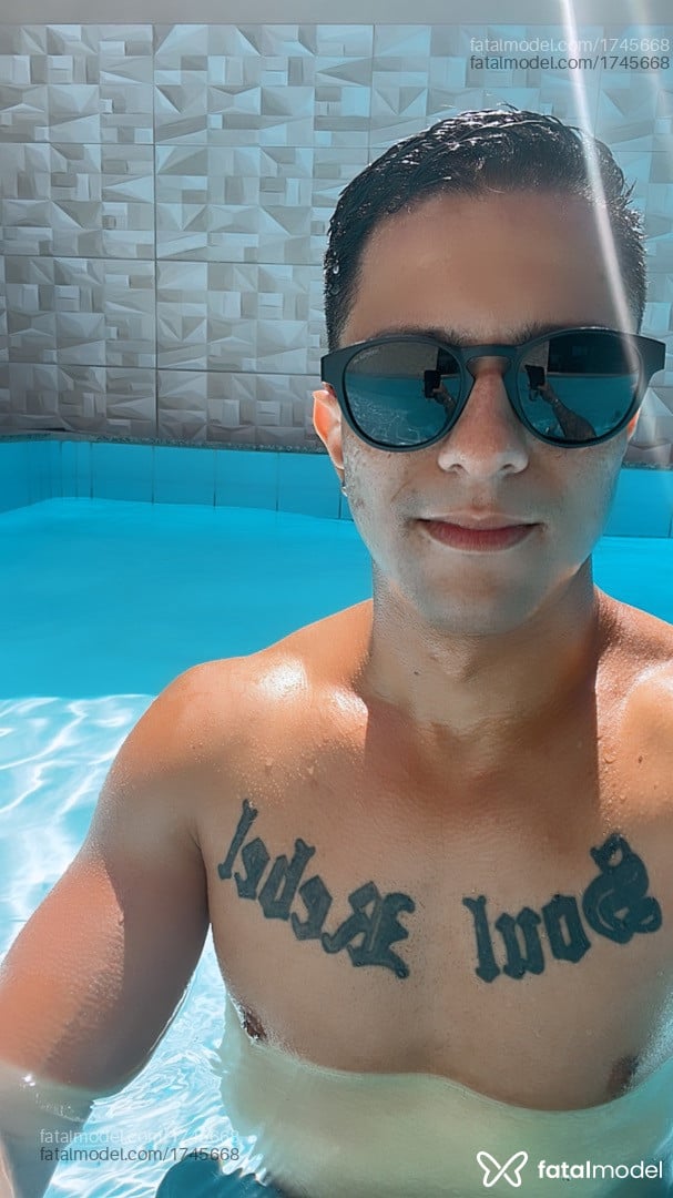 Acompanhante homem morena (o) de olhos castanhos em São Paulo - Danilo