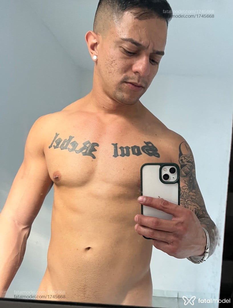 Acompanhante homem morena (o) de olhos castanhos em São Paulo - Danilo