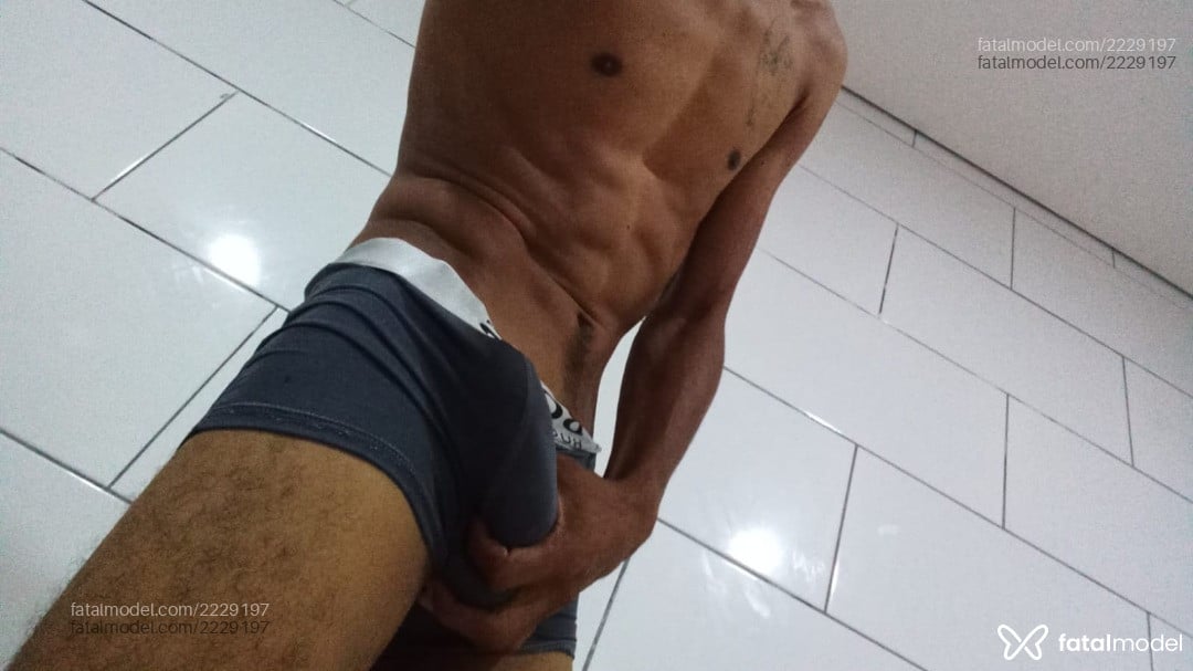 Acompanhante homem morena (o) de olhos castanhos em Virtual - Magriho