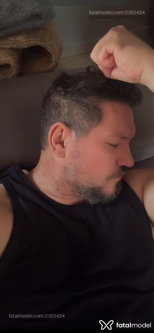 Acompanhante homem com cabelo castanho de olhos castanhos em Ribeirão Preto - Anderson Cardoso
