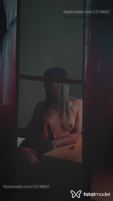 Acompanhante mulher trans com cabelo castanho de olhos castanhos em Rio de Janeiro - Flávia Mlhr Traans