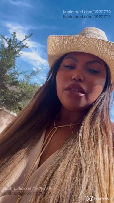 Acompanhante mulher morena (o) de olhos castanhos em Cruzeiro - Layla Oliveira