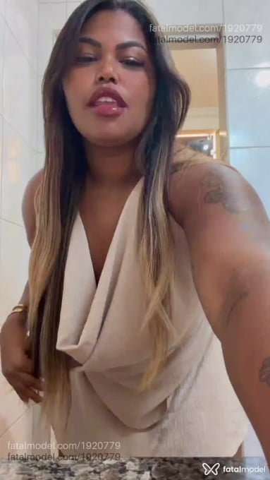 Acompanhante mulher morena (o) de olhos castanhos em Cruzeiro - Layla Oliveira