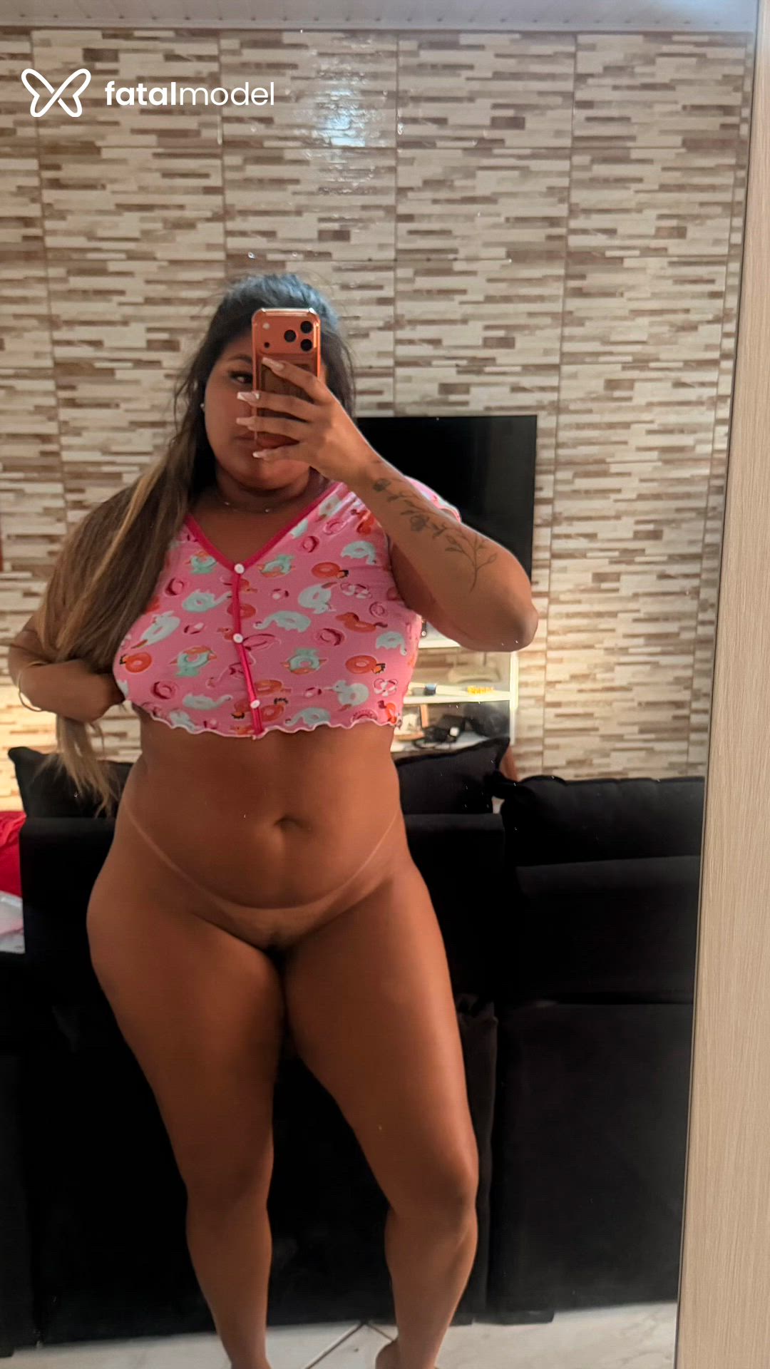Acompanhante mulher morena (o) de olhos castanhos - Layla Oliveira